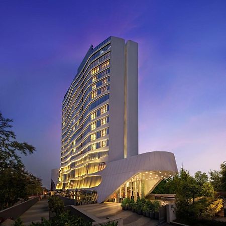 Doubletree By Hilton Ahmedabad Otel Dış mekan fotoğraf