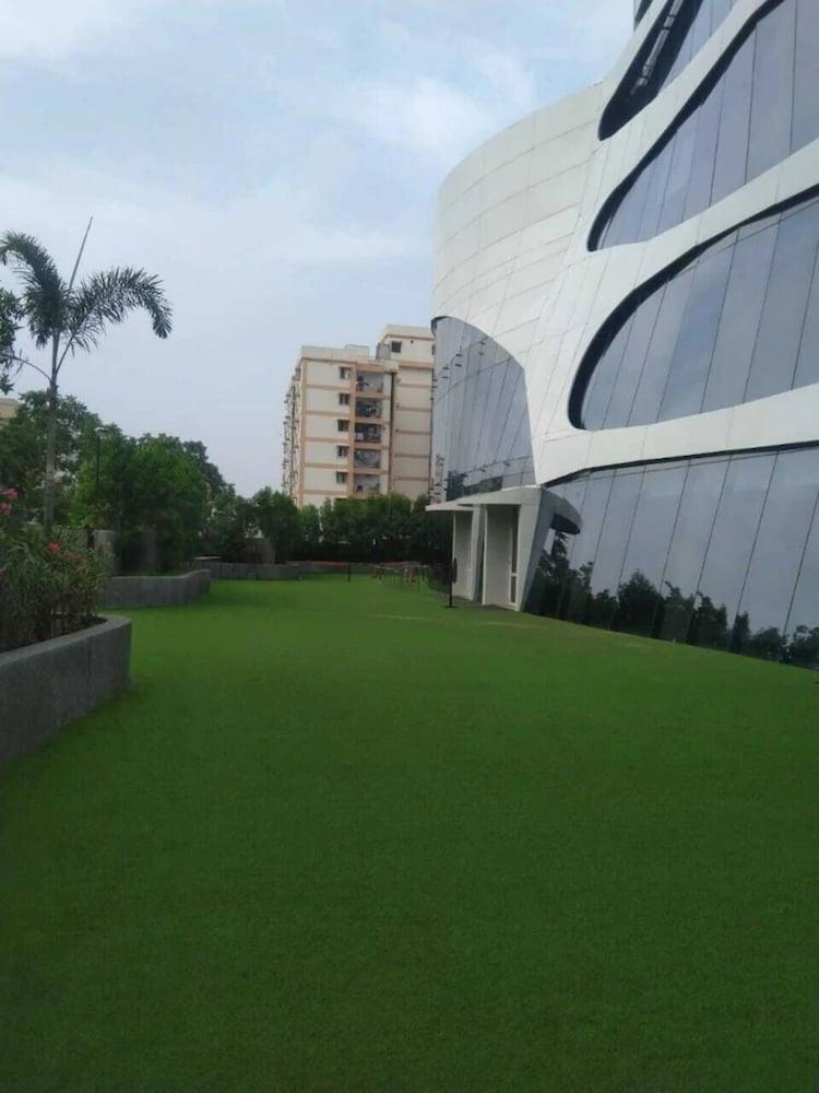 Doubletree By Hilton Ahmedabad Otel Dış mekan fotoğraf
