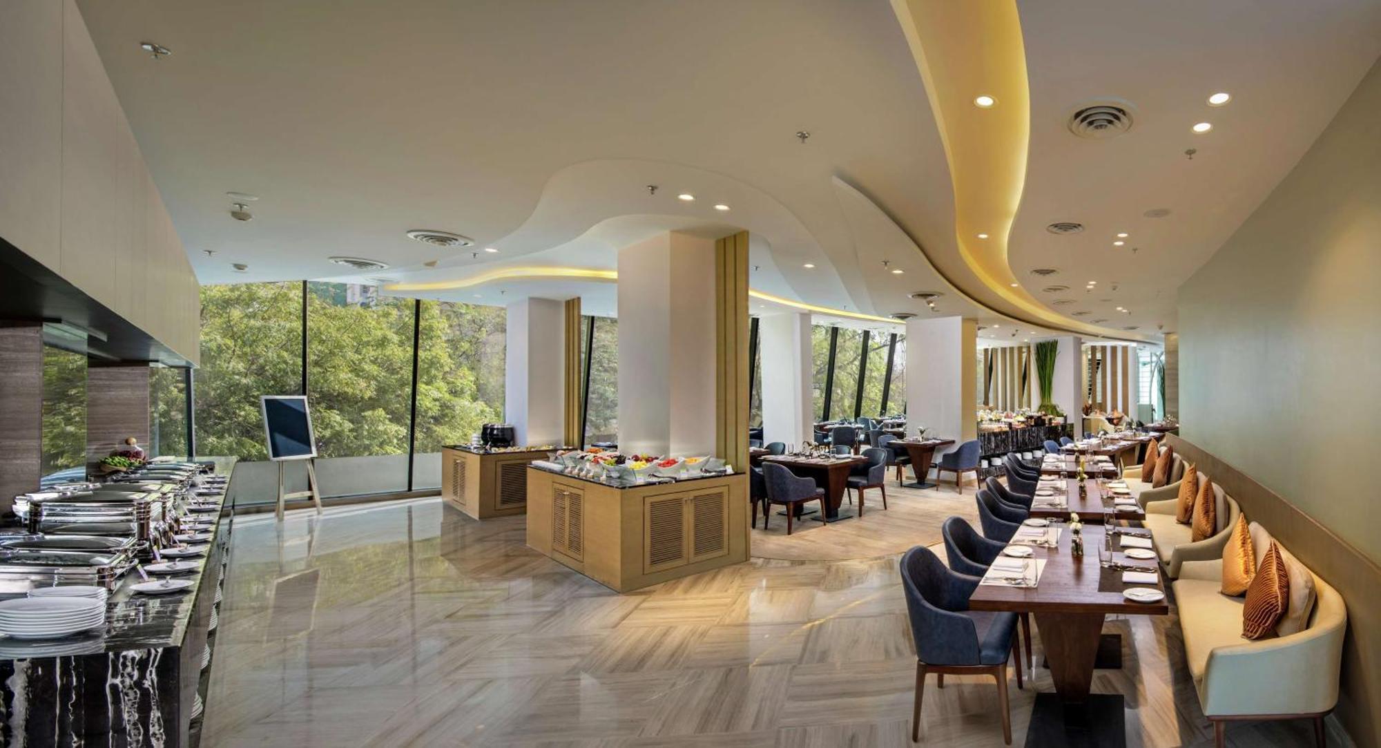 Doubletree By Hilton Ahmedabad Otel Dış mekan fotoğraf